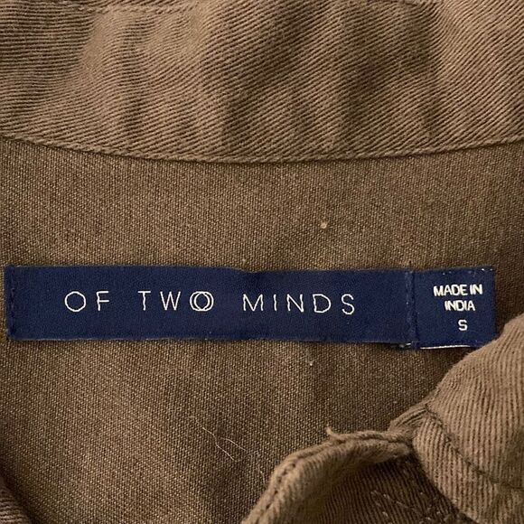 Of Two Minds Cotton Cargo Pocket Utility Shirt Jacket with Sequin Patches. Green - Picture 8 of 9